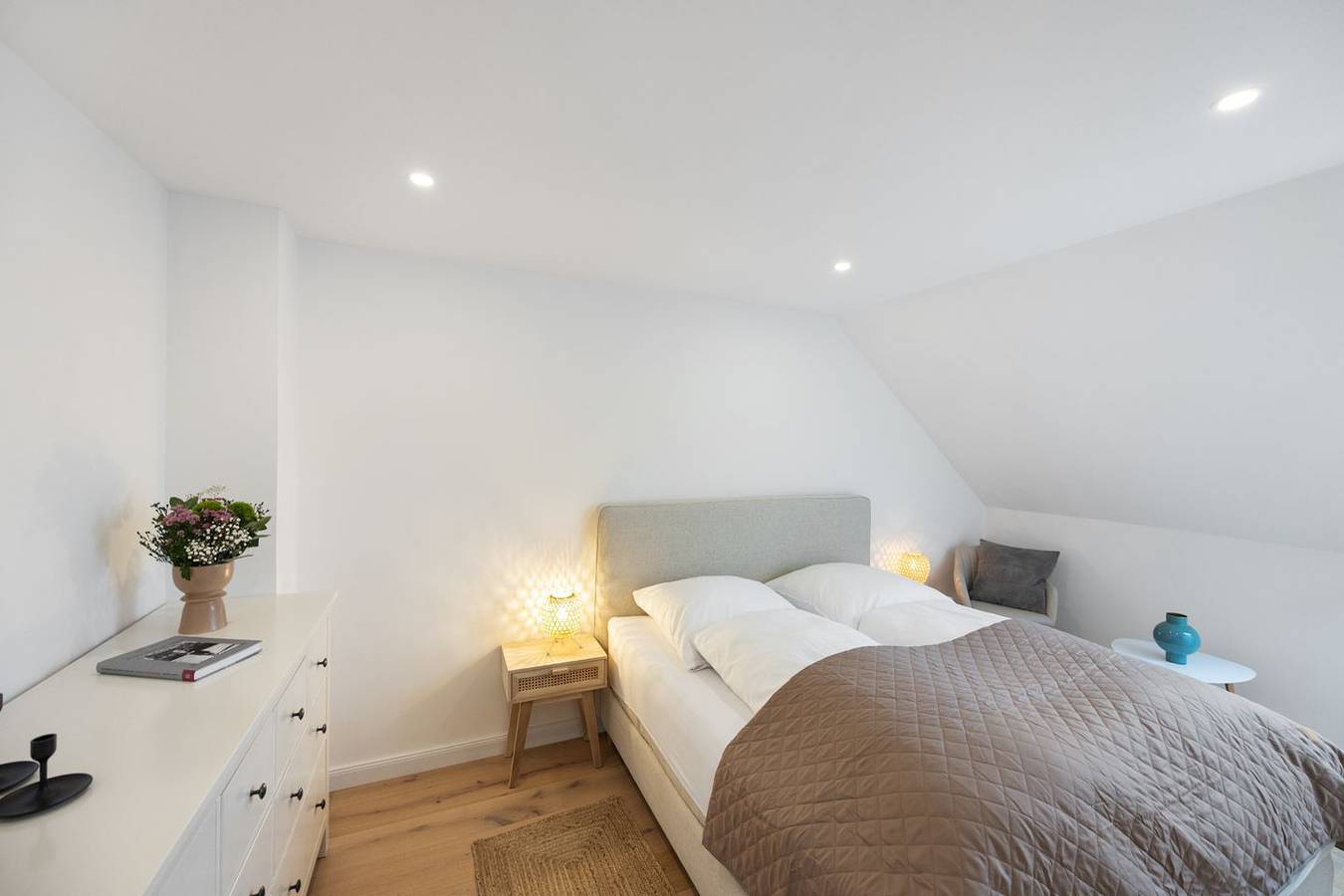 Ganze Wohnung, Hochwertige modern-skandinavische Ferienwohnung mit Balkon in Hörnum, Sylt