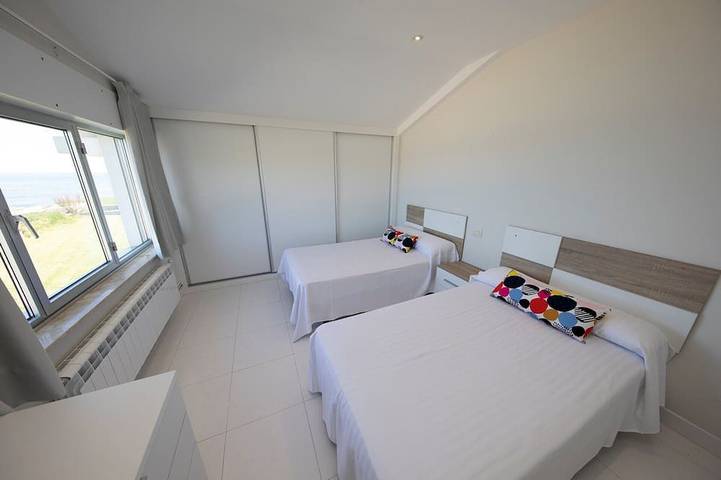 Entire apartment, House On The Beach, Foz in San Xiao de Nois, Foz
