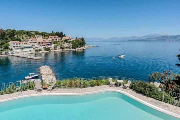 Location de vacances pour 8 personnes, avec terrasse et jardin dans Kassiopi - 3