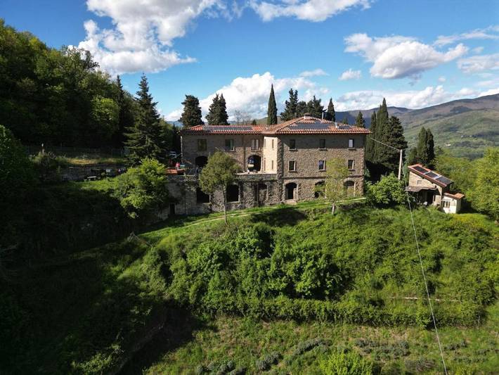 Casa vacanza per 16 persone, con panorama e giardino in Londa