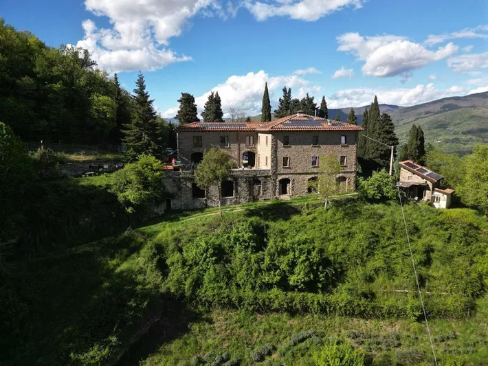 Casa vacanza per 16 persone, con panorama e piscina nonché giardino - 1