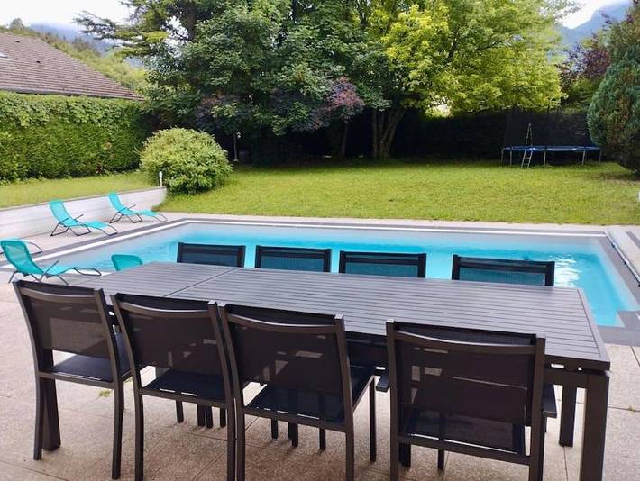 Location de vacances pour 7 personnes, avec jacuzzi ainsi que jardin et piscine, adapté aux familles à Doussard - 4