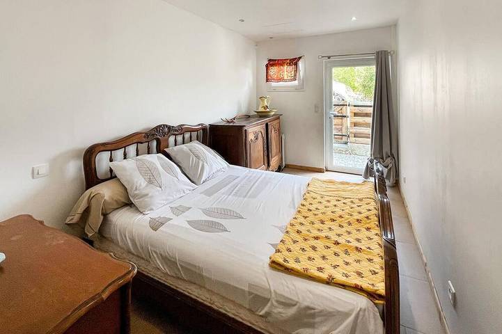 Lovely home in Châteauneuf-Villevieil in Châteauneuf-Villevieille, Côte méditerranéenne (France)