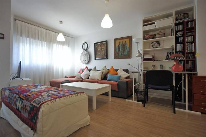 Apartamento para 4 personas, con piscina además de jardín y vistas en Mairena del Aljarafe