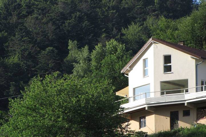 Location de vacances pour 6 personnes, avec jardin à Neuviller-la-Roche