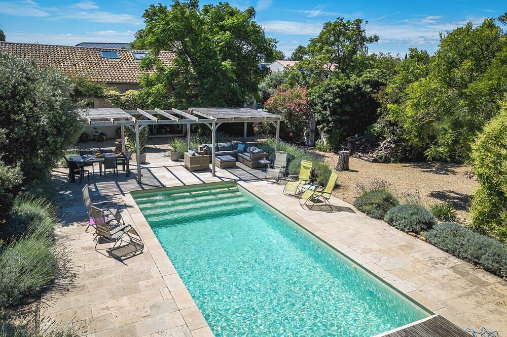 Appartement entier, Stunning Gite with Private Pool and Large Garden in Neffiès, Région de Béziers