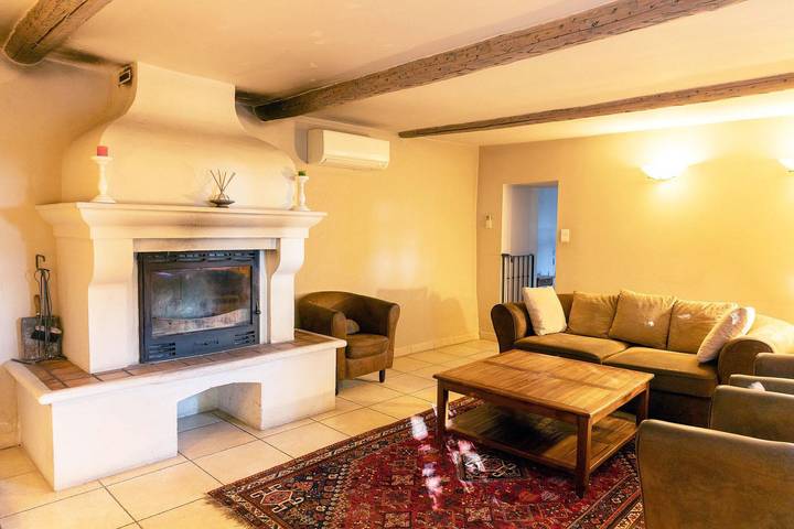 Gîte pour 6 personnes, avec terrasse ainsi que piscine et jardin à Saint-Hippolyte-le-Graveyron - 4