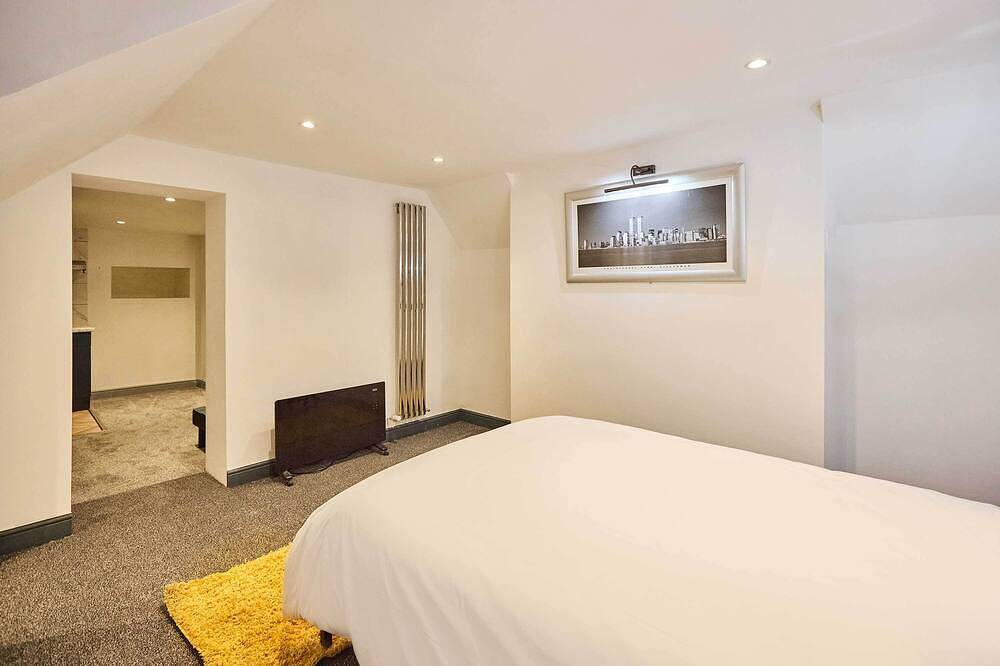 Entire apartment, Host & Stay | Emporium Basement Apartment in Nottingham, East Midlands