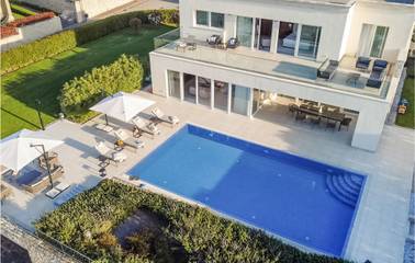 Ferienhaus für 6 Personen, mit Pool und Seeblick sowie Garten und Terrasse in Savudrija