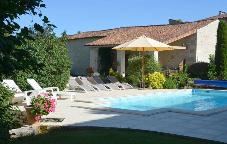 Location de vacances pour 2 personnes, avec piscine et jardin à Saint-Hilaire-de-Villefranche - 3