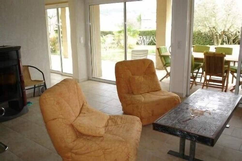 Beautiful  house with swimming pool, superb view on Mont Ventoux and  old town in Vaison-la-Romaine, Parc naturel régional du Mont-Ventoux