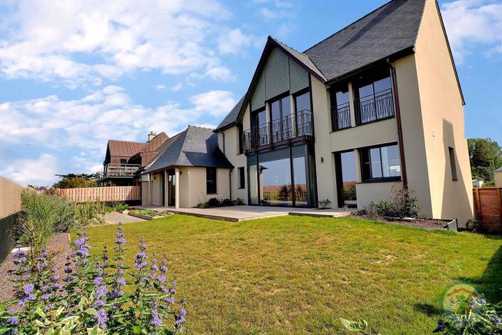 Location de vacances pour 4 personnes, avec jardin ainsi que terrasse et vue à Saint-Lunaire - 2
