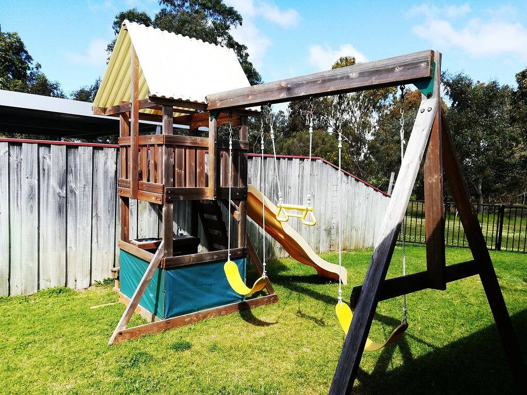 Gemütliches Einfamilienhaus mit Blick auf den Golfplatz, Wlan, nahem Strand und zentralem Geschäftsviertel in Dunsborough, Western Australia