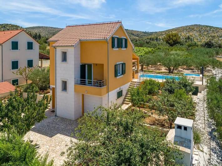 Villa pour 9 personnes dans Brac - 2