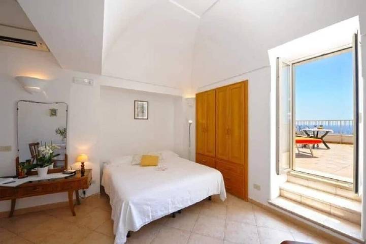 Ganze Wohnung, A beautifully decorated studio flat with breathtaking seaview terrace in Praiano, Sorrento Coast