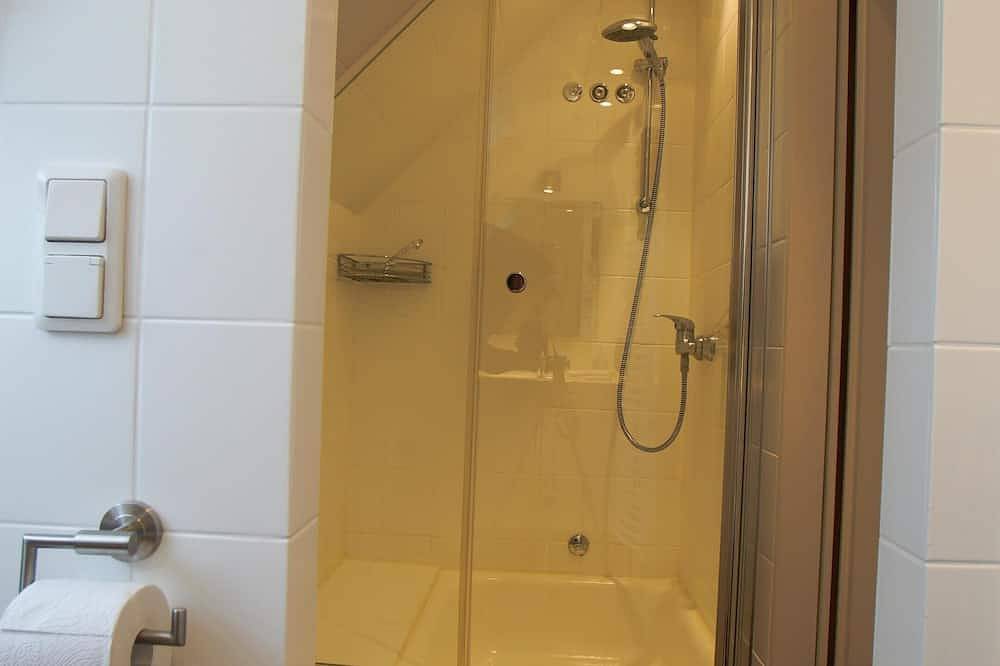 Ganze Wohnung, Wexler 26a/3 Og - Gemütliche Ferienwohnung für bis zu 4 Personen mit Dachterrass in Sahlenburg, Cuxhaven