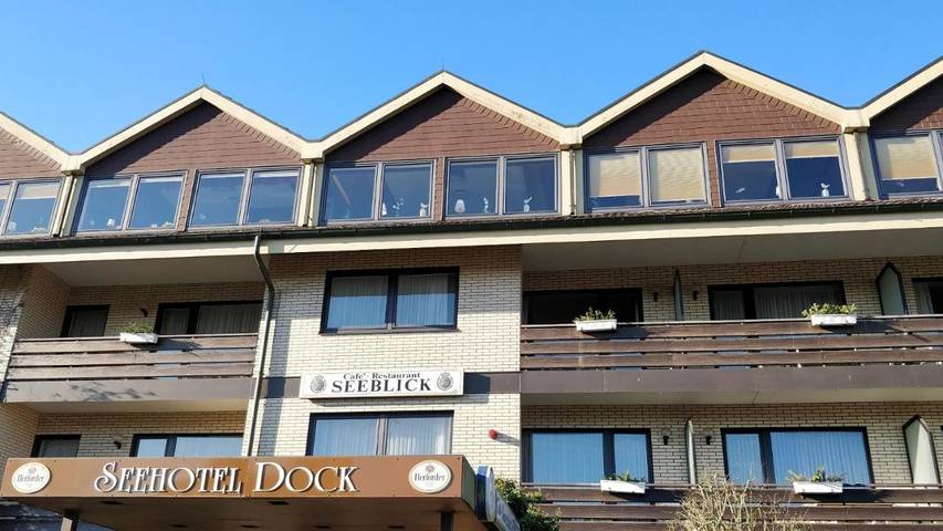 Hotel, mit Balkon und Terrasse sowie Garten und Ausblick