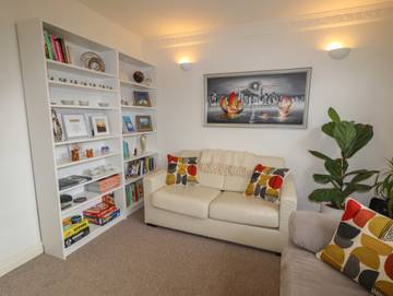 Holiday Home for 5 People in Chester, Cheshire, Photo 3