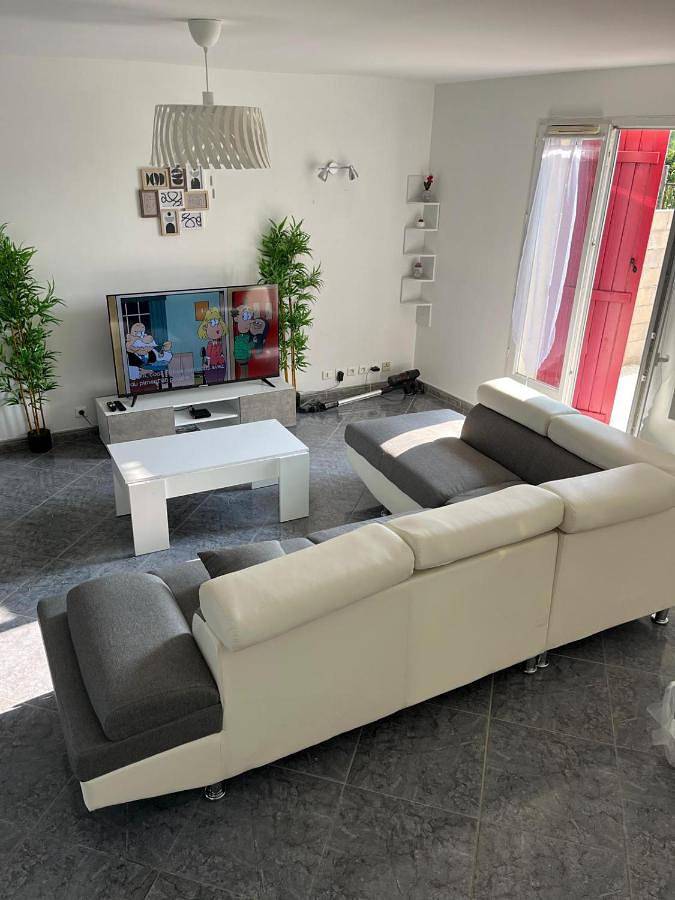Location de vacances pour 10 personnes, avec jardin dans Précy-sur-Marne