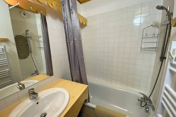 Appartement entier, Appartement  6 pers sur les pistes de ski avec piscine Risoul1850 Hautes Alpes. in Station de Risoul, Risoul