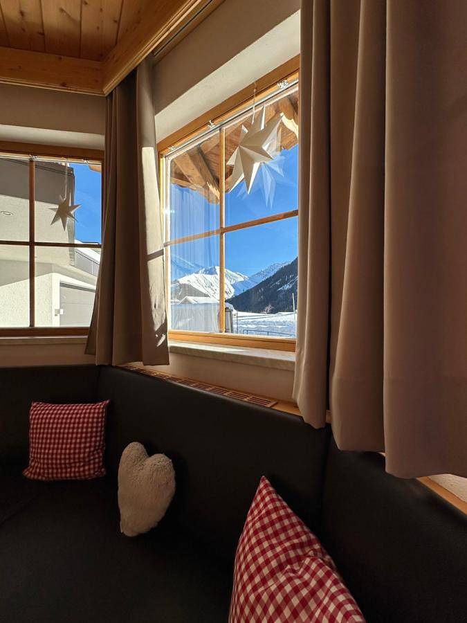 Geheel appartement, Apartment with Mountain View in Lechtal Alps, Berwang