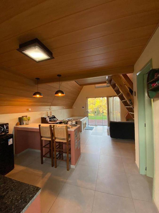 Casas e apartamentos de temporada para 3 pessoas, com jardim e piscina e ainda jacuzzi em Viamão