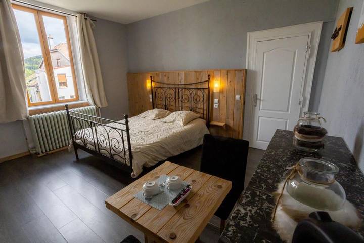 Maison d’hôte pour 2 personnes, avec vue et jardin, animaux acceptés à Granges-sur-Vologne