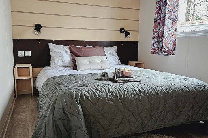 Location de vacances pour 5 personnes, avec terrasse et piscine à Saint-Georges-de-Montaigu - 2