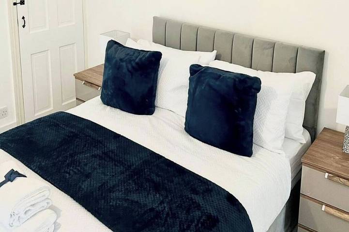 3 Bed-Sleeps 6-Great for Groups/Families in Rochester, Kent Downs