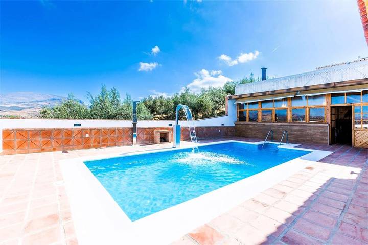 Casa rural para 14 personas, con vistas además de piscina y balcón, Familias con niños en Alcaucín - 3