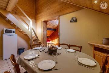 Gîte pour 6 personnes, avec balcon ainsi que sauna et jacuzzi dans Office De Tourisme Des Albiez