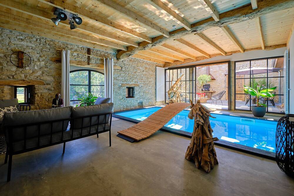 Loft luxe piscine intérieure Spa privés golf terrasse in Alzonne, Région de Carcassonne