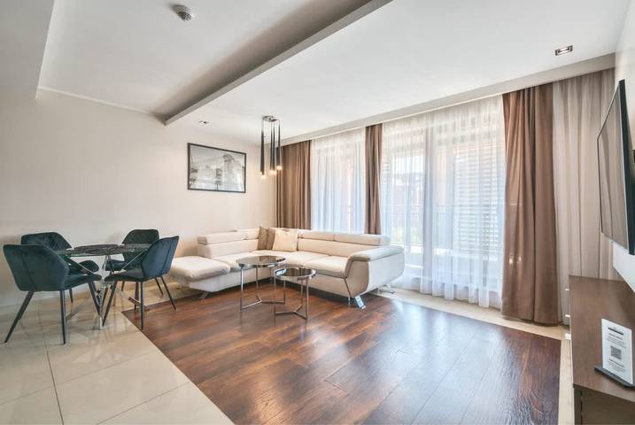 Apartament wakacyjny dla 4 osób, z sauna i jacuzzi oraz balkon/ taras i basen, zwierzęta dozwolone w Gdańsk