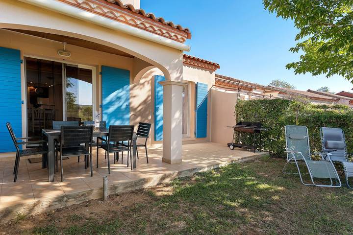 Casa contemporánea con vistas al lago cerca del lago de Jouarres in Homps, Region de Narbonne