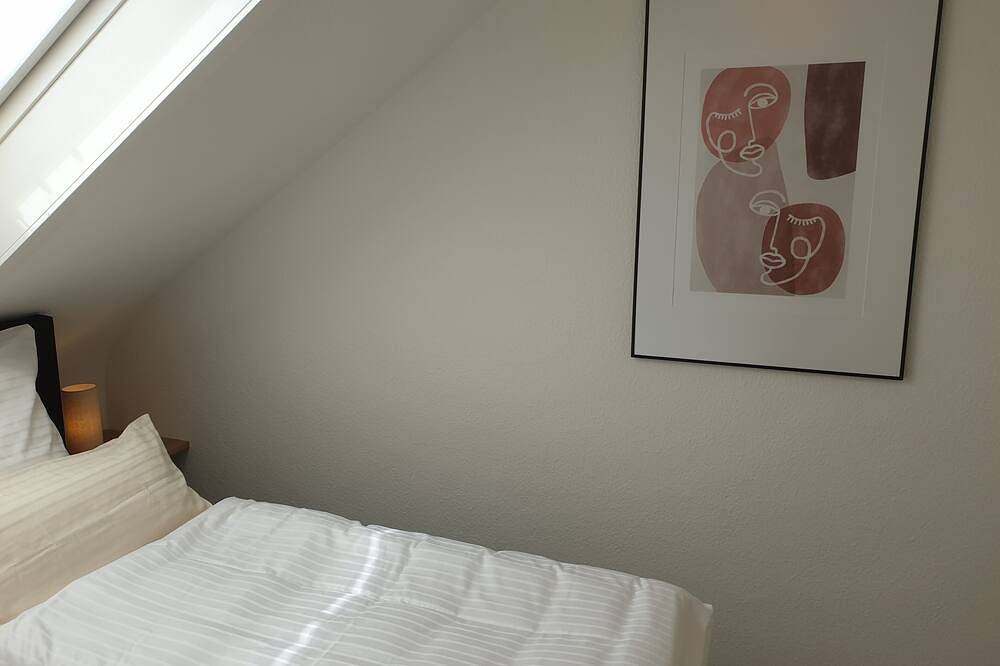 Ganze Wohnung, Modern 2 room apartment in Leinfelden in an excellent location and infrastructure in Leinfelden-Echterdingen, Landkreis Esslingen