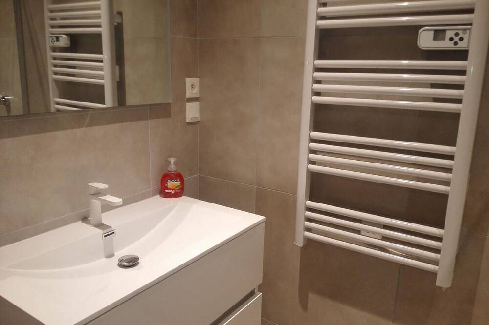 Appartement entier, Cour Privée Barbecue Centre-Ville Voltaire in Saint-Quentin, Aisne