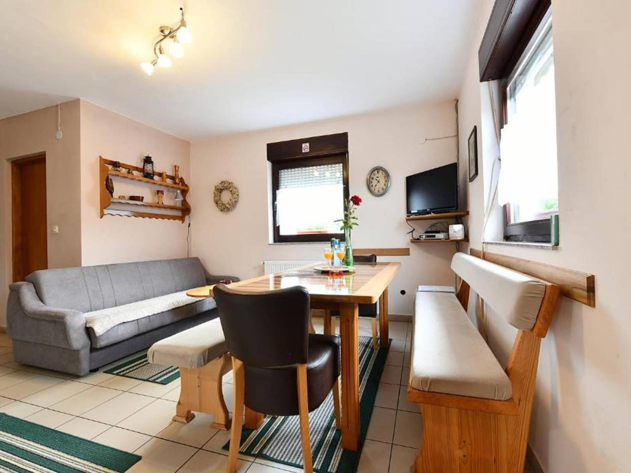 Holiday Apartment Vuković - Three Bedroom Holiday Home With Terrace in Karlovac und Umgebung