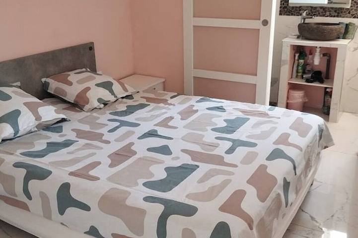 Ganze Wohnung, Charming studio in Toulon - quiet, bright and well located in Toulon, Mittelmeerküste (Frankreich)