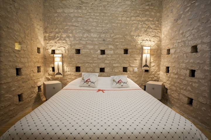 Maison d’hôte pour 2 personnes, avec piscine ainsi que terrasse et jacuzzi à Vellèches