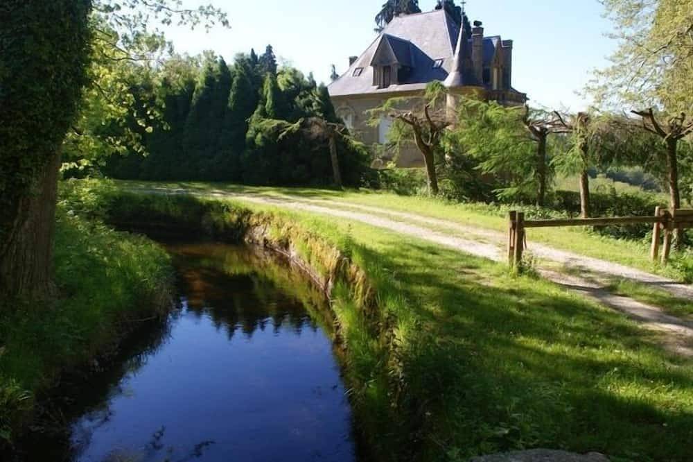 Propriété aux portes de Carcassonne, dans un parc centenaire in Saissac, Région de Carcassonne