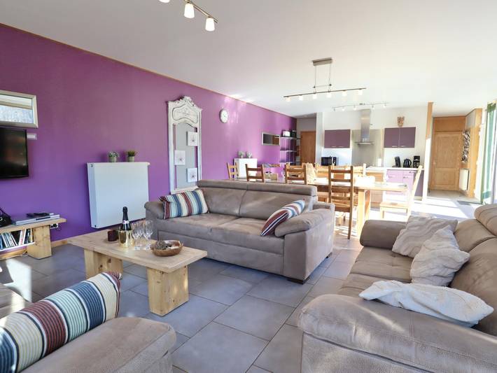 Pretty house with sauna & spa near the river in Petit Coo, Stavelot