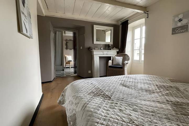 Chambre d’hôte pour 2 personnes, avec jardin ainsi que jacuzzi et piscine à Saint-Alban-Auriolles - 2