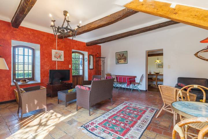 Conciergerie Chateau D'Allemagne avec terrasse privée, jardin partagé et Wi-Fi in Allemagne-en-Provence, Alpes-de-Haute-Provence