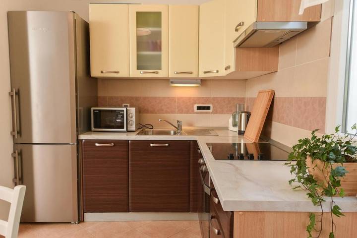 Villa pour 6 personnes, avec jacuzzi ainsi que jardin et balcon à Punat - 3