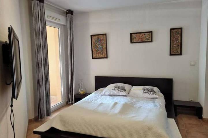 Gîte pour 5 personnes, avec terrasse dans Casino De Cavalaire - 2