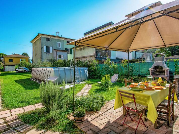 Apartamento para 4 personas, con terraza y jardín, Se admiten mascotas en Lucca