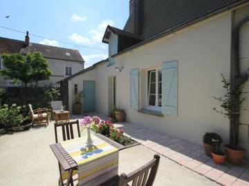 Gîte pour 2 personnes, avec terrasse dans Nièvre