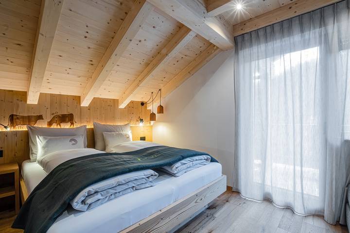 Apartamento inteiro, Apartamento de férias "Biohof Ruances Pastüra" com vista para a montanha, varanda e Wi-Fi in Costadedoi, Badia