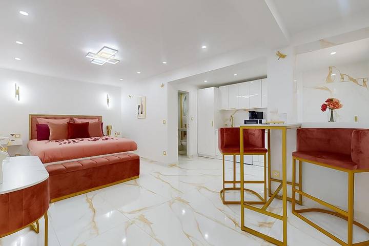 Appartement de vacances pour 2 personnes, avec Jacuzzi à Pontault-Combault