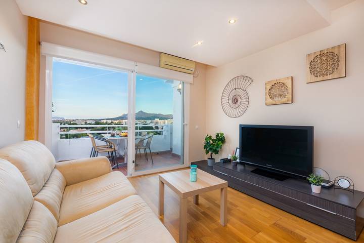 Apartamento inteiro, Apartamento "Sweet Sea 712" no Porto de Alcudia com Piscina Partilhada, Terraços Partilhados & Wi-Fi in Alcúdia, Costa de Maiorca